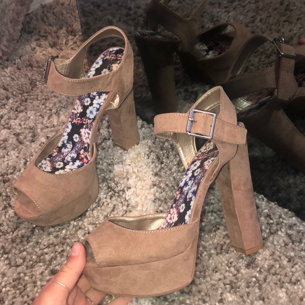 Tan suede pumps - size 8.5